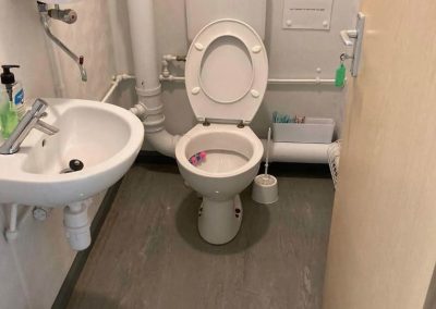 staff toilet cleaning - commercial cleaning South UK