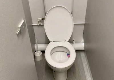 toilet area facilities cleaning- staff - commercial cleaning UK
