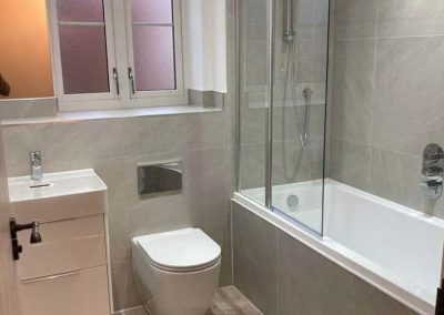 new bathroom cleaning - commercial cleaning companies London UK